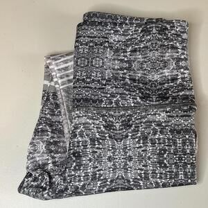 Onzie Snake Print Chevron Stripe Legging Gray Size Small/Medium